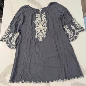 Chic Connection Boho Floral Embroidered Scallop Hem Mini Dress Womens Small Gray